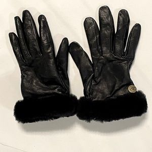 UGG black leather shortie glove with shearling trim and wool cashmere lining